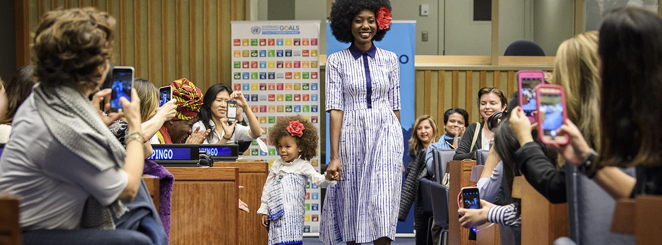 Moda y sostenibilidad: tener buen aspecto, sentirse bien, hacer el bien", acto en la sede de la ONU de Nueva York para promover el uso de la moda como motor para el cambio social. Foto:ONU/Manuel Elias.